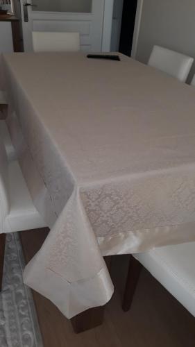 DEVORE MASA ÖRTÜLÜK TÜL